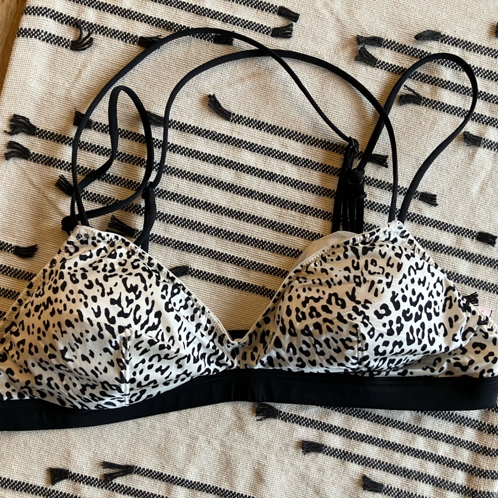 ✨Leopard Print Bralette with Black Straps✨